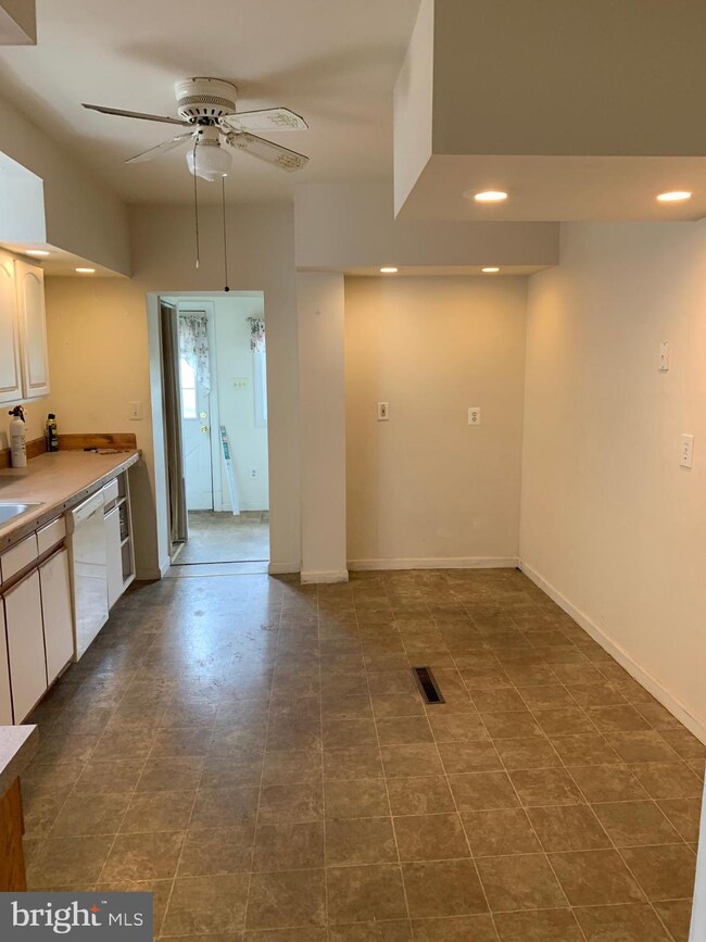 180 N 4th St, Telford, PA 18969 - photo 7