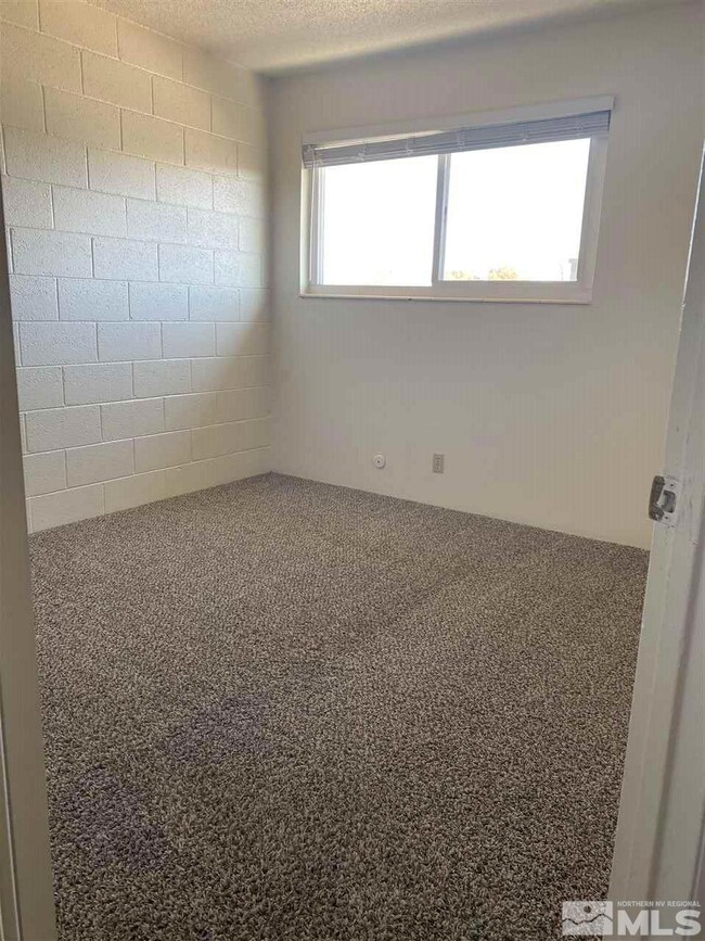 521 C St unit 3, Sparks, NV 89431 - photo 3