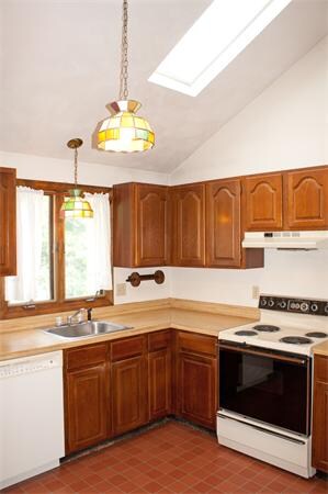 41 Hemlock St, East Walpole, MA 02032 - photo 6