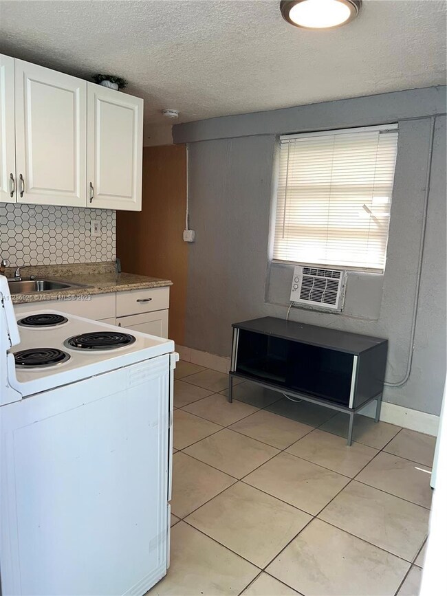 2701 NW 18th Terrace unit 1, Oakland Park, FL 33311 - photo 5