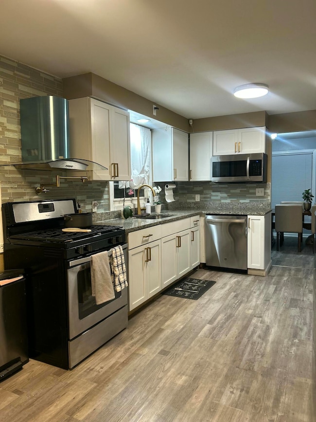 2521 Geele Ave, Sheboygan, WI 53083 - photo 2