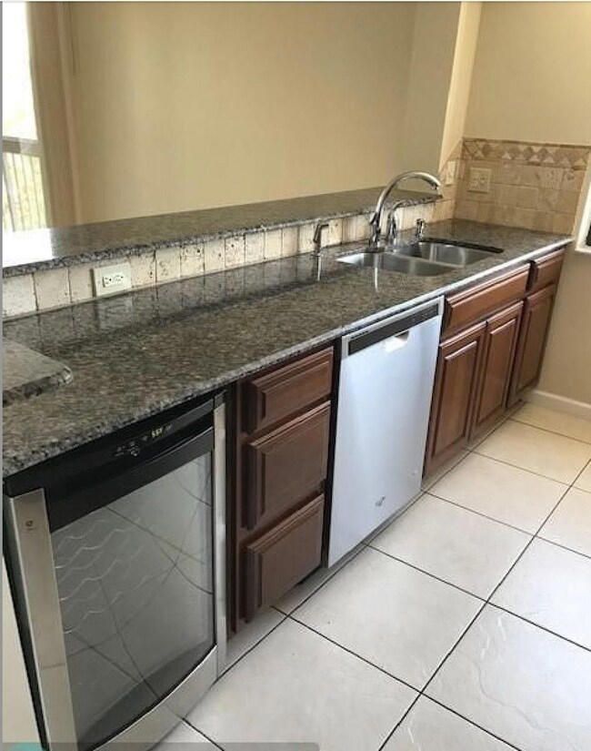 Lakeside Condominiums unit F511, Delray Beach, FL 33444 - photo 7