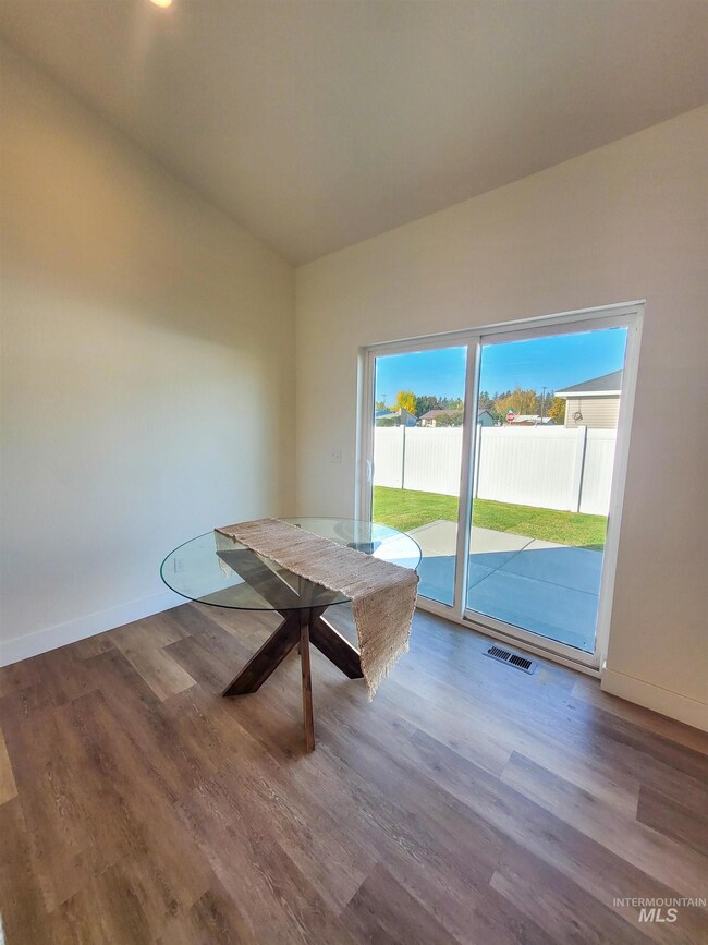 2440 Dorchester Ave, Burley, ID 83318 - photo 7