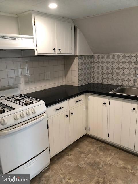 121 W Lancaster Ave unit 3RD FL, Downingtown, PA 19335 - photo 2