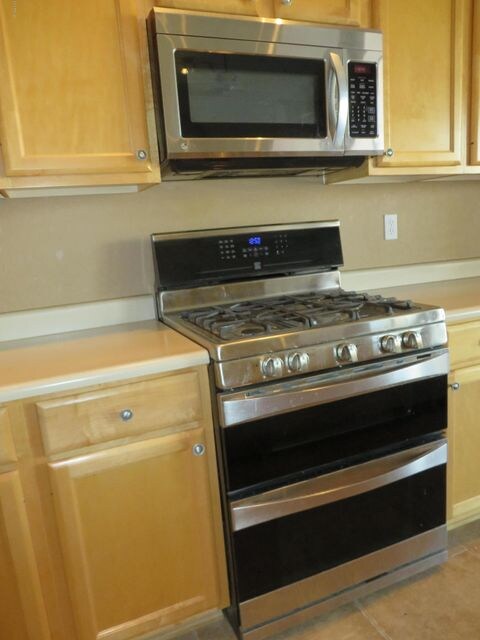 5 BURNER GAS RANGE W/DOUBLE OVENS