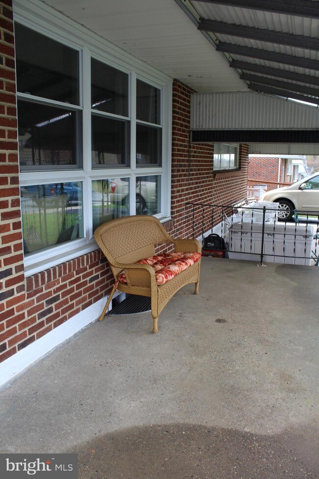 227 Beechwood Rd, Brookhaven, PA 19015 - photo 2