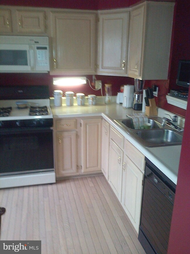 9413 Joleon Rd, Randallstown, MD 21133 - photo 6