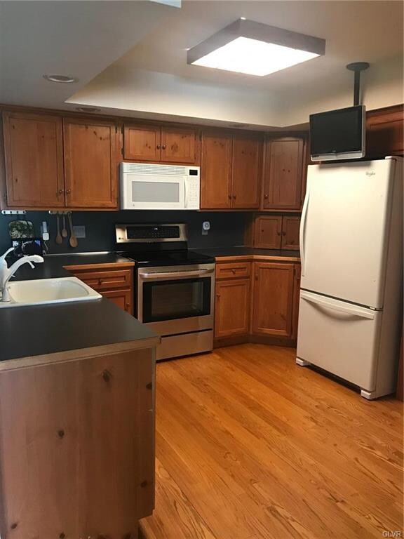 2nd view kitchen