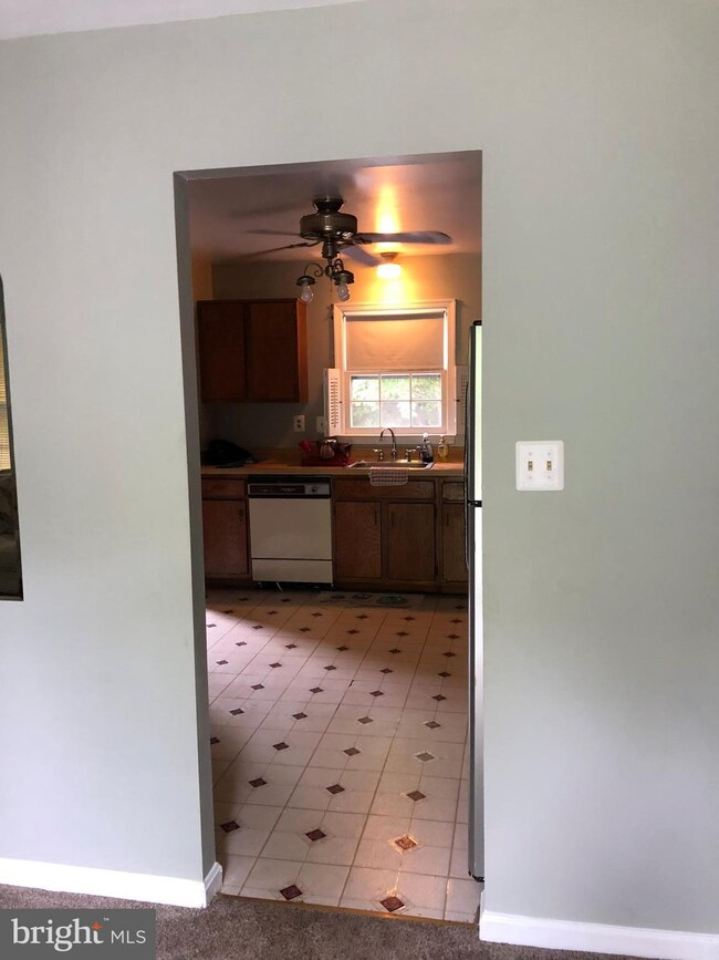 11706 Butlers Branch Rd, Clinton, MD 20735 - photo 6