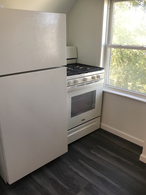 24 Potter St unit 3, South Dartmouth, MA 02748 - photo 5