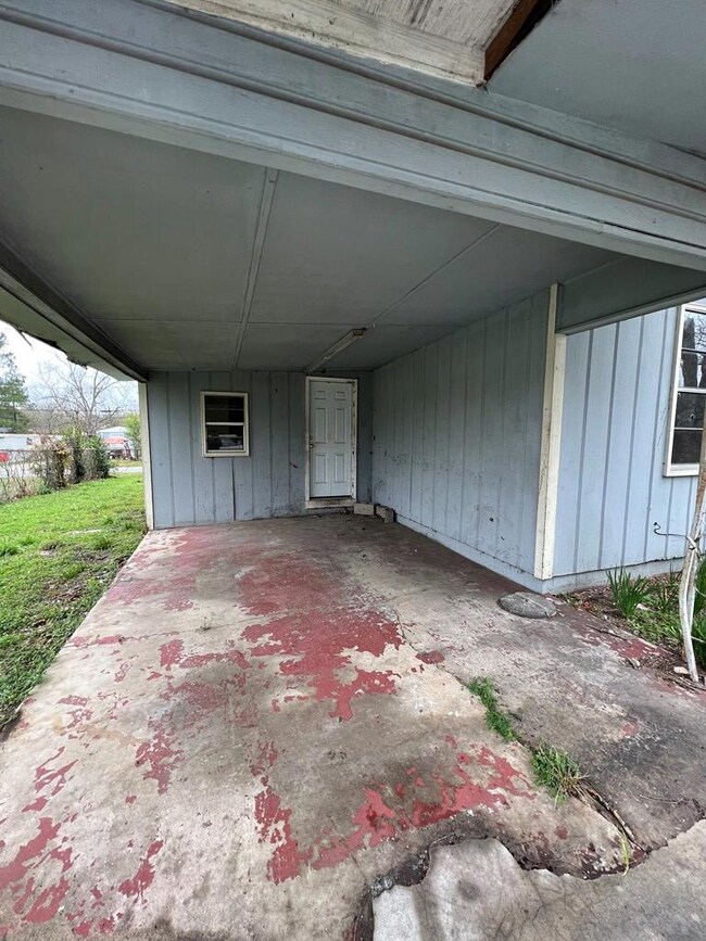 704 S Monitor Dr, Fitzgerald, GA 31750 - photo 7