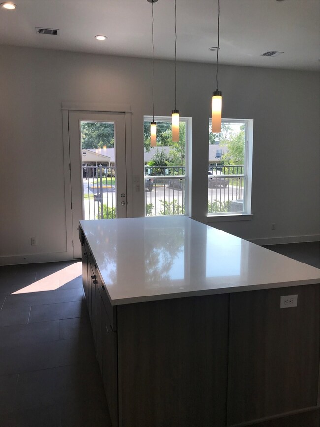 580 Janisch Rd, Houston, TX 77018 - photo 5