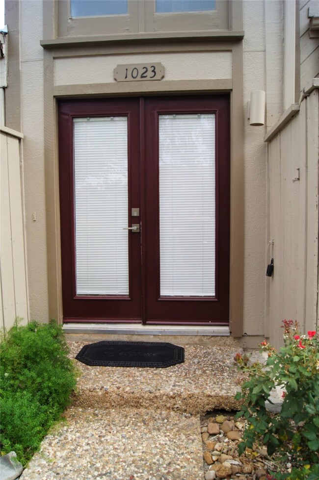 1023 Country Place Dr unit 1023, Houston, TX 77079 - photo 2