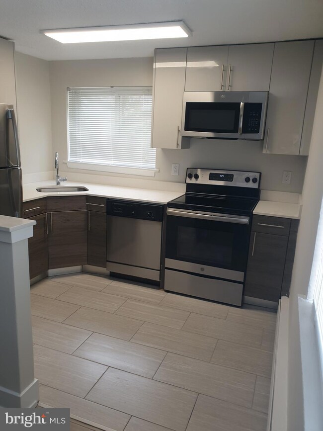 104 W North Ln unit C-1, Conshohocken, PA 19428 - photo 5