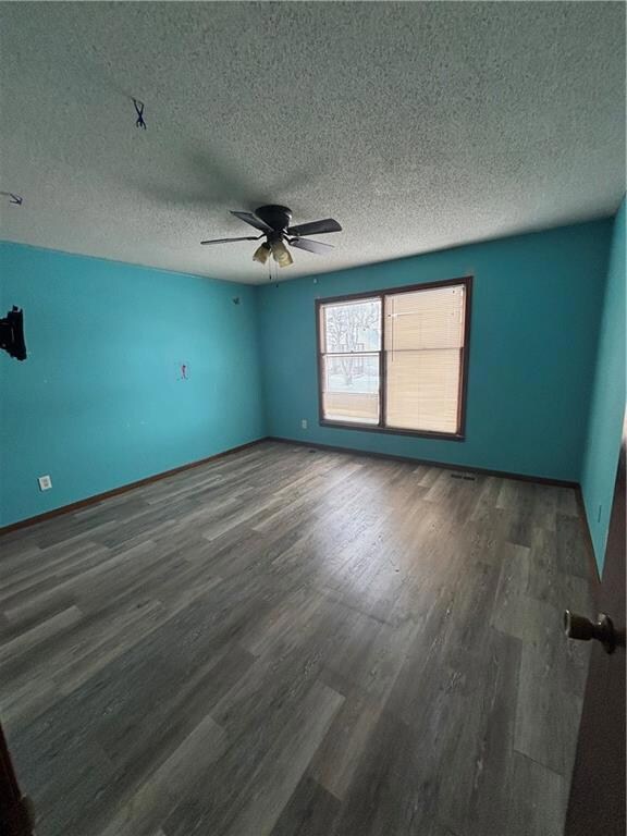 9113 Summit St, Lenexa, KS 66215 - photo 7