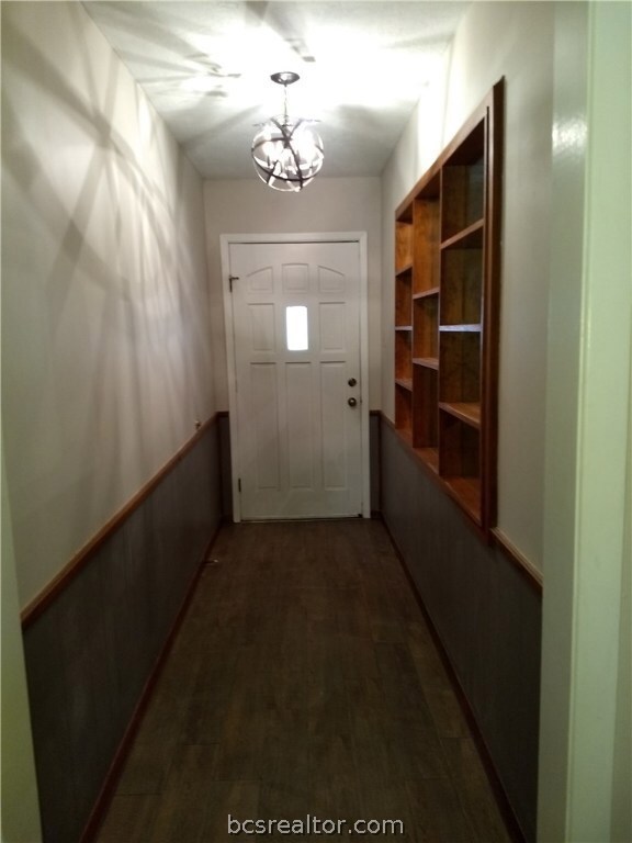 1214 S Ridgefield Cir, College Station, TX 77840 - photo 3