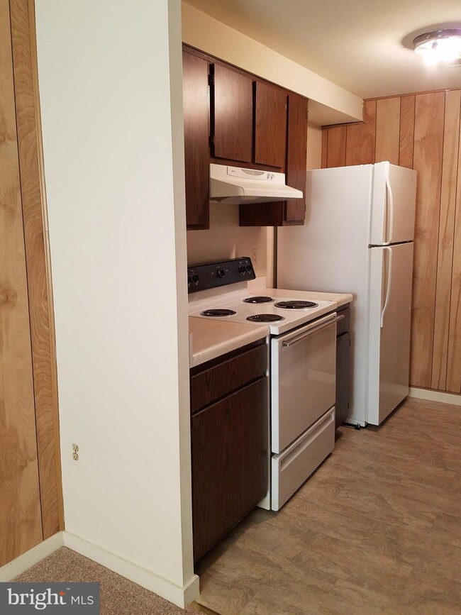 536 Glen Ct, Glen Burnie, MD 21061 - photo 3