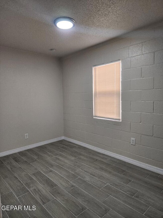 7837 West Dr unit 5, El Paso, TX 79915 - photo 5