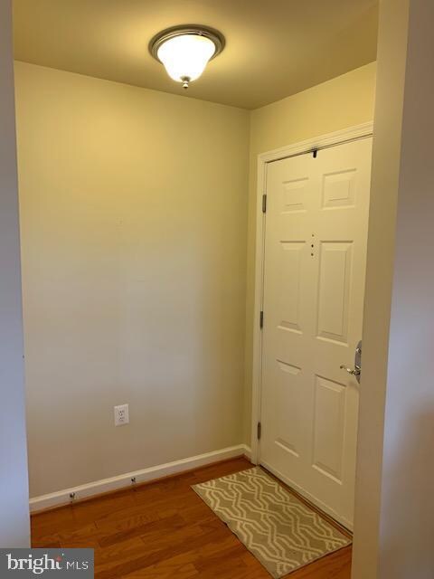 4151 S Four Mile Run Dr unit 303, Arlington, VA 22204 - photo 2