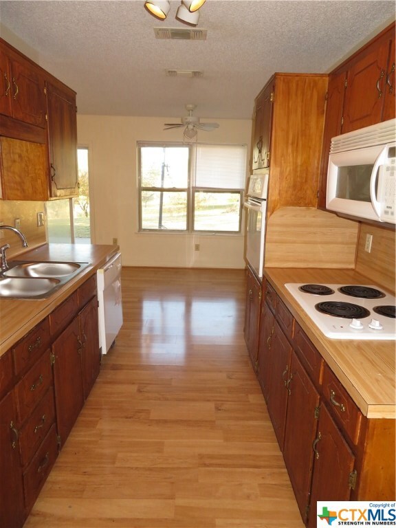 2720 Phyllis Dr, Copperas Cove, TX 76522 - photo 6