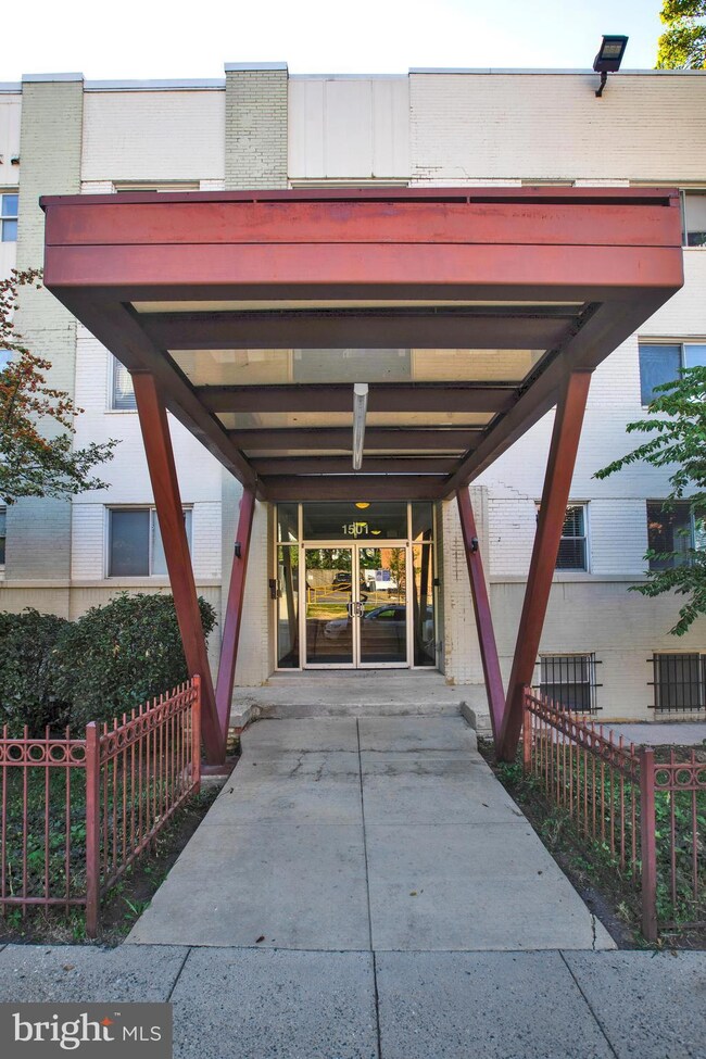 1501 27th St SE unit 209, Washington, DC 20020 - photo 5