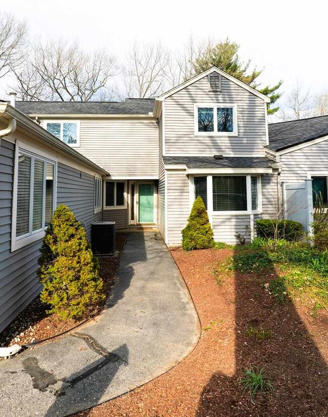 47 Walden Pond Dr, Nashua, NH 03064 - photo 3