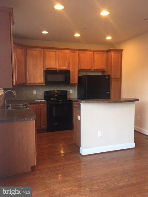 7923 Homefield Dr, Hyattsville, MD 20785 - photo 3