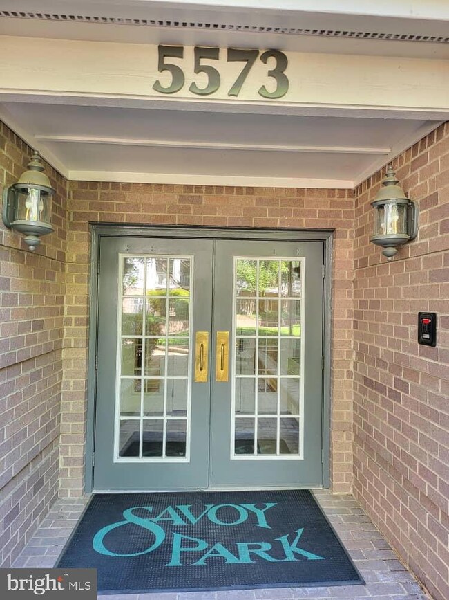 5573 Seminary Rd unit 103, Baileys Crossroads, VA 22041 - photo 2