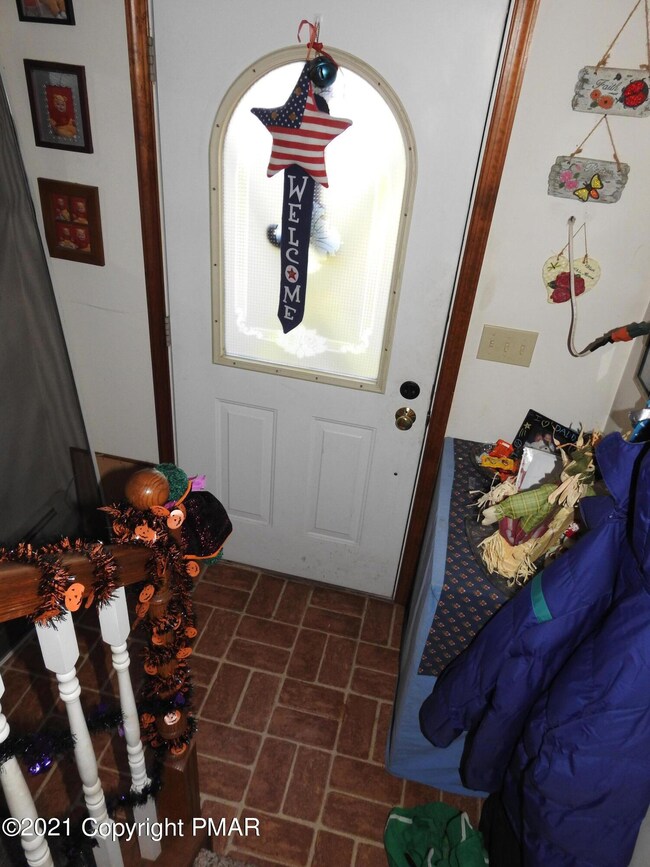 138 Meadow Dr, Effort, PA 18330 - photo 3