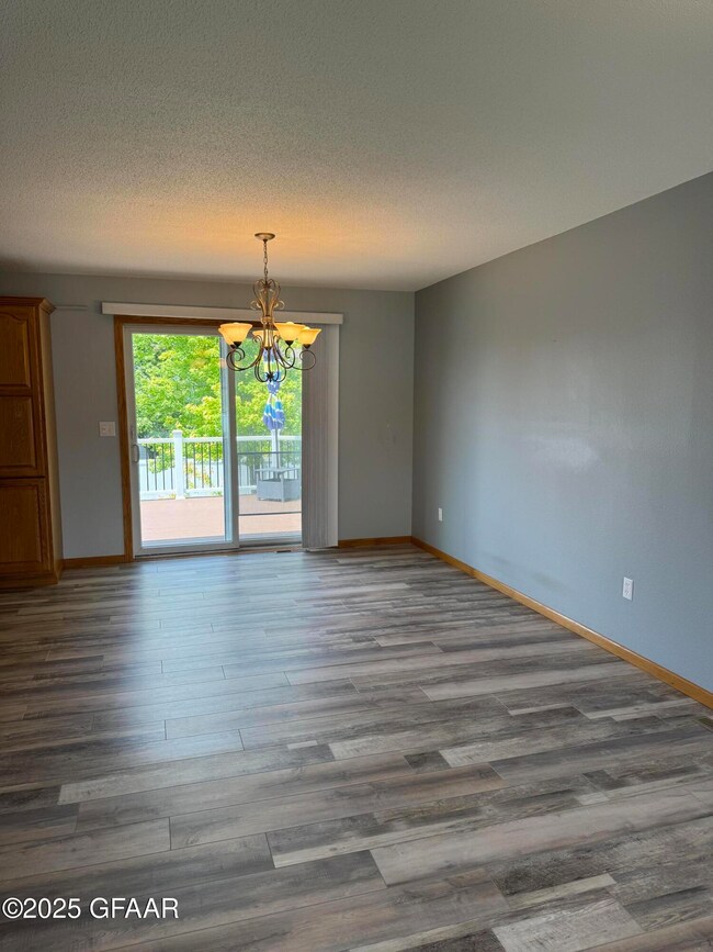 3810 Pendleton Dr, Grand Forks, ND 58201 - photo 4