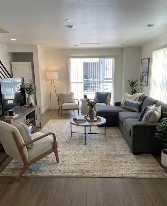 11516 Emelita St, Los Angeles, CA 91601 - photo 5