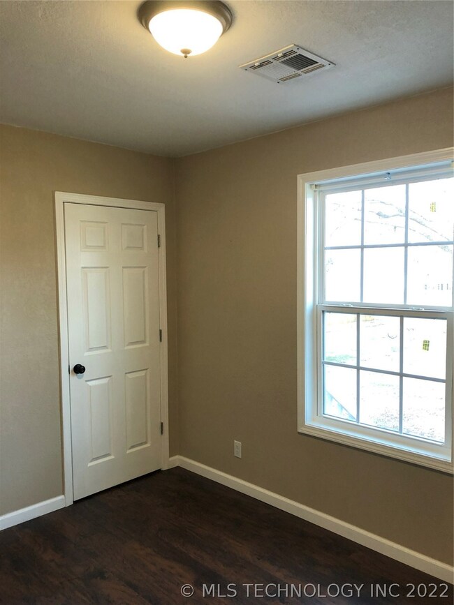 406 W 17th St, Ada, OK 74820 - photo 5