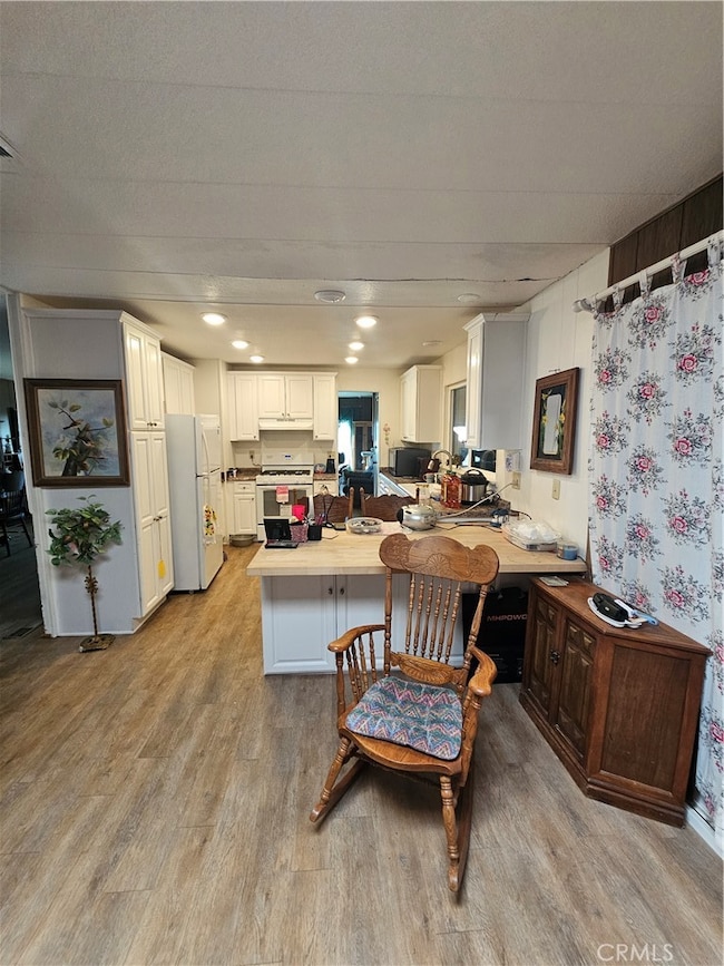 950 California St, Calimesa, CA 92320 - photo 4