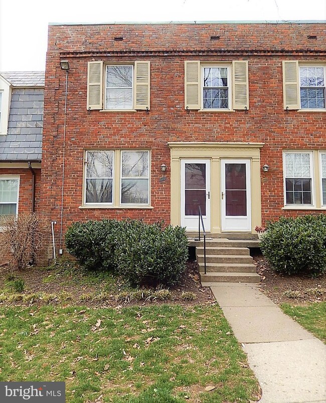 1400 S Edgewood St unit 523, Arlington, VA 22204 - photo 2