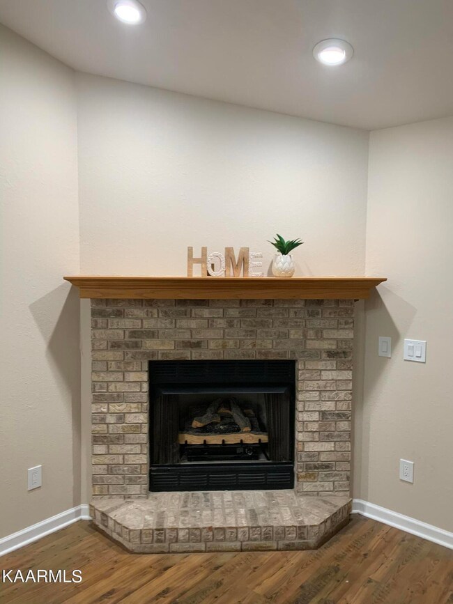 94 Lakyn Dr, Crossville, TN 38571 - photo 5