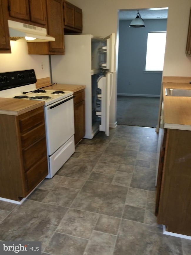 21826 Ronald Dr, Lexington Park, MD 20653 - photo 2