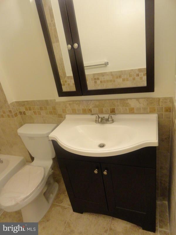 12065 Crimson Ln, Silver Spring, MD 20904 - photo 6