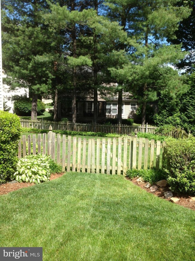 5559 Renoir Port Ln, Burke, VA 22015 - photo 3