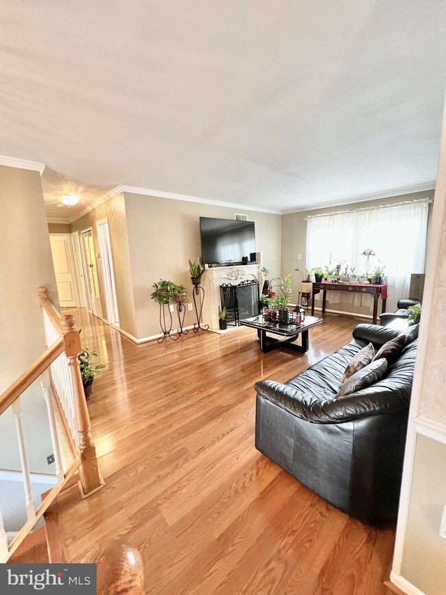 13336 Nickleson Dr, Woodbridge, VA 22193 - photo 4