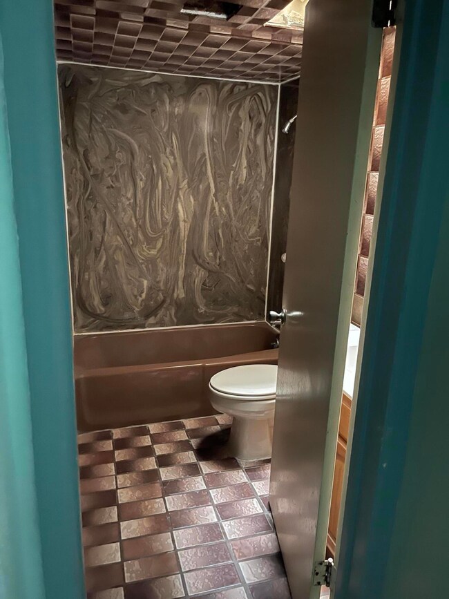 7618 Hacienda Ave, El Paso, TX 79915 - photo 5