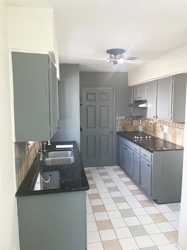 23907 Lestergate Dr, Spring, TX 77373 - photo 5