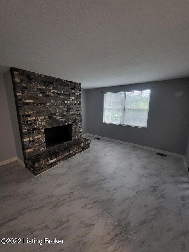 8704 William Penn Way, Louisville, KY 40228 - photo 5