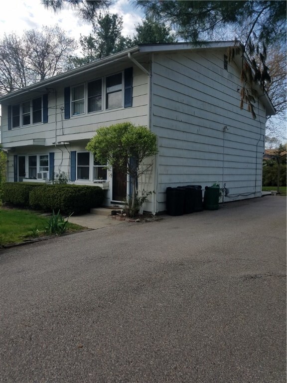 81 Wampum Rd unit B, Narragansett, RI 02882 - photo 2