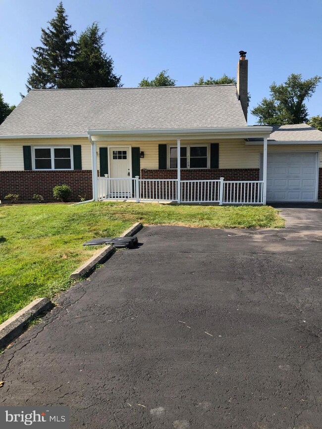 1708 Darrah St, Langhorne, PA 19047 - photo 2