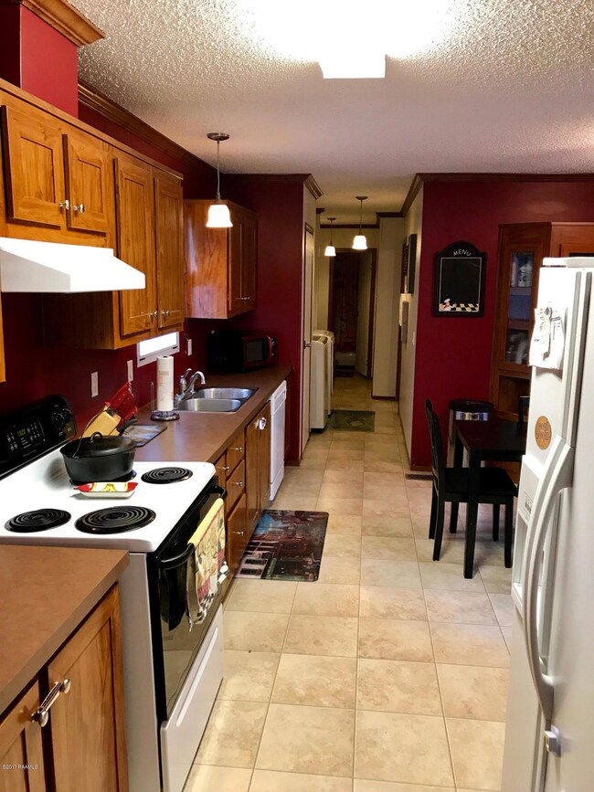 220 Blanco Dr, Youngsville, LA 70592 - photo 4