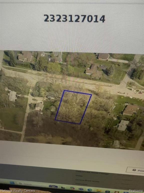 VAC W 11 Mile Rd, Farmington Hills, MI 48336 - photo 2