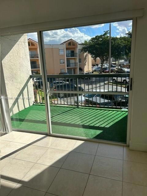 6292 NW 186th St unit 214, Hialeah, FL 33015 - photo 3