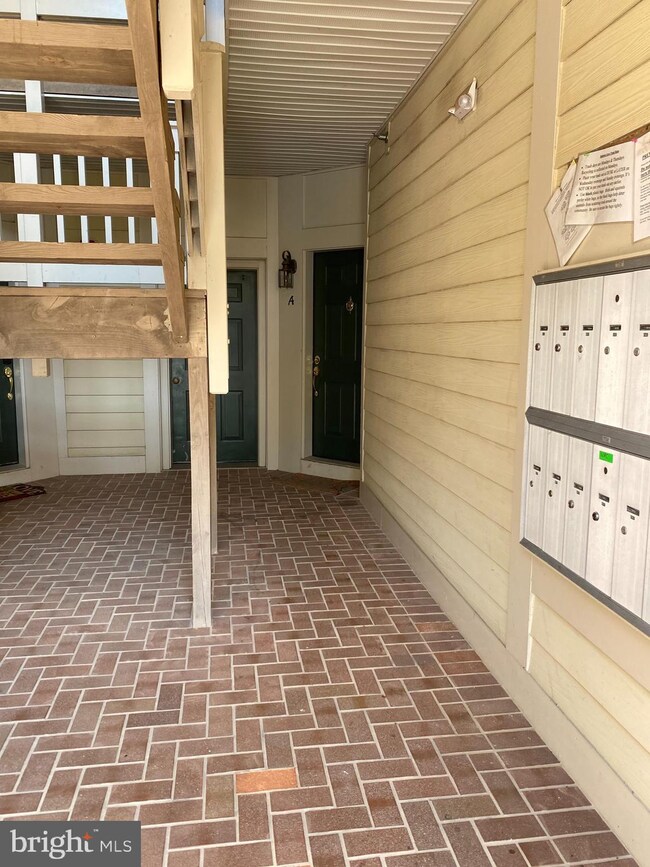 11304 Sundial Ct unit A, Reston, VA 20194 - photo 2