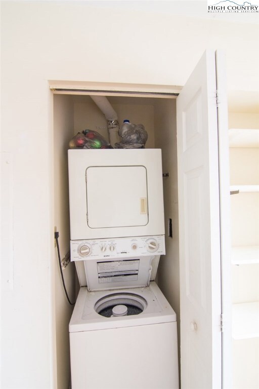 521 Meadowview Dr unit D-301, Boone, NC 28607 - photo 5