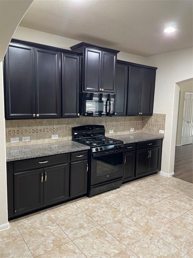 5906 Carnaby Ln, Rosenberg, TX 77471 - photo 5